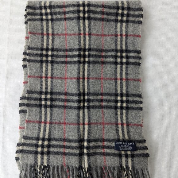BURBERRY London Classic Nova Check Knit 100% Lambs Wool Fringe Gray SCARF - Picture 5 of 7